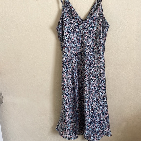 Dress - Picture 5 of 5